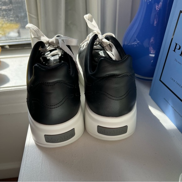 Authentic MAX MARA “bimaxi” black leather sneakers. SIZE 38 1/2. - Picture 2 of 4